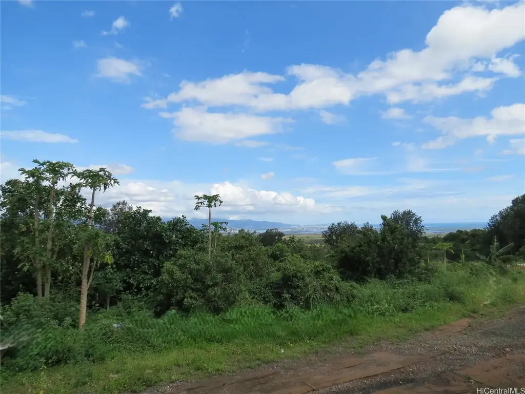 94-1100 Kunia Road # 42f, Waipahu