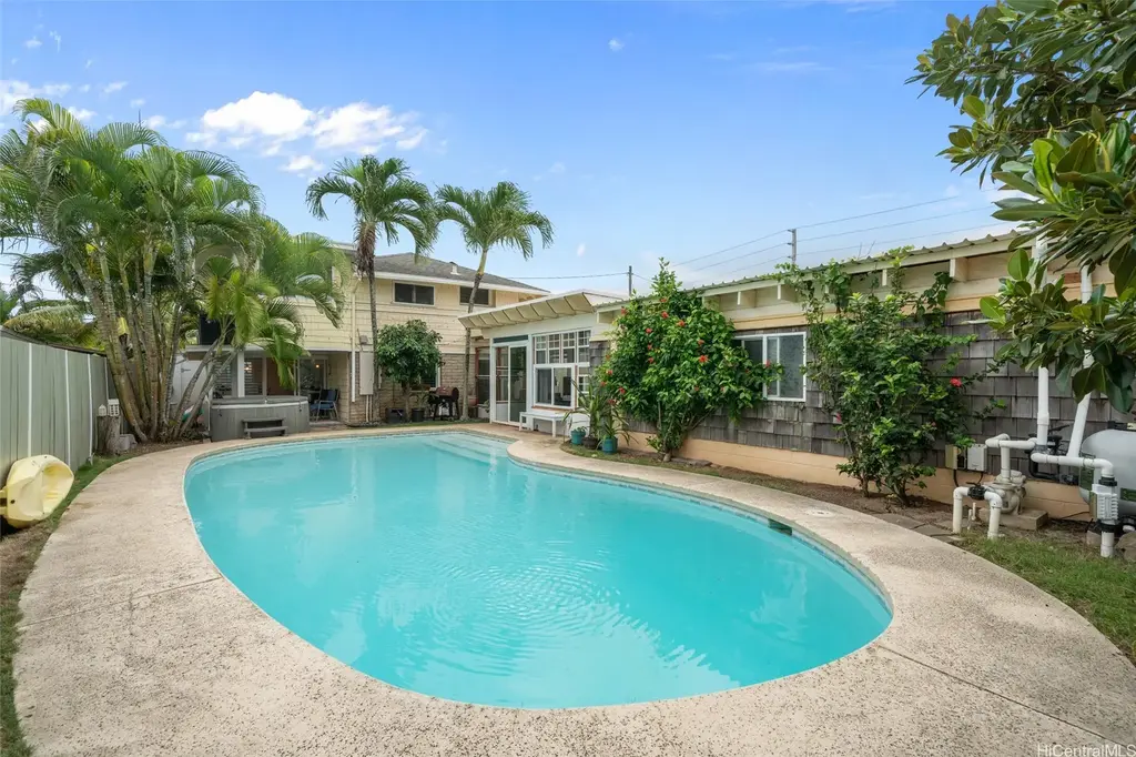 185 Ulupa Street, Kailua