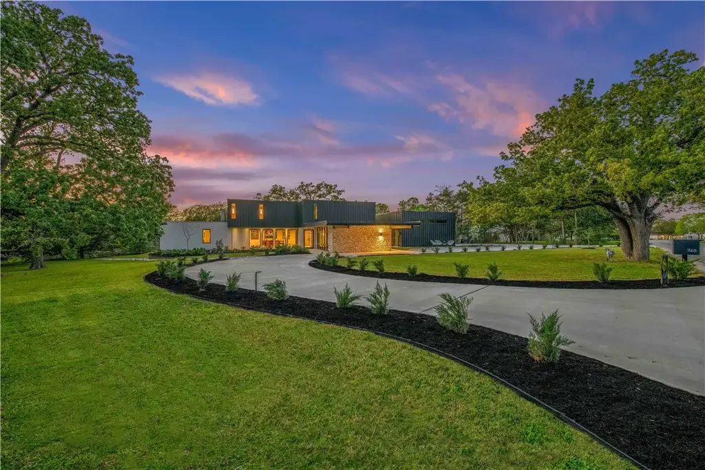 748 S Rosemary Drive, Bryan