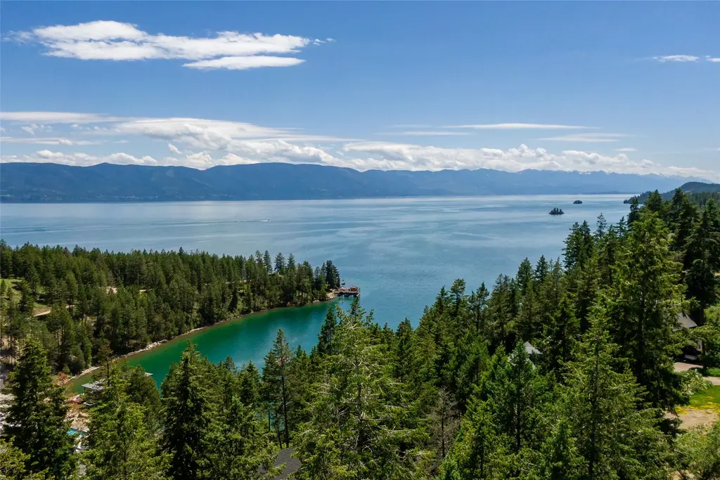 100 Deep Bay Drive, Lakeside