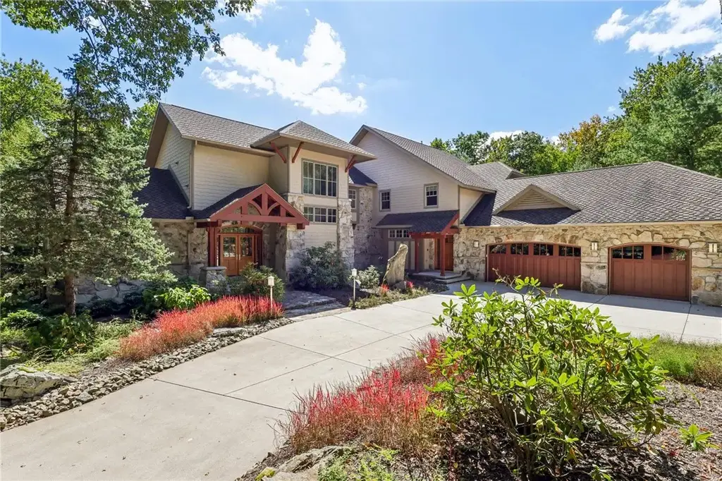 2330 South Ridge Drive, Hidden Valley