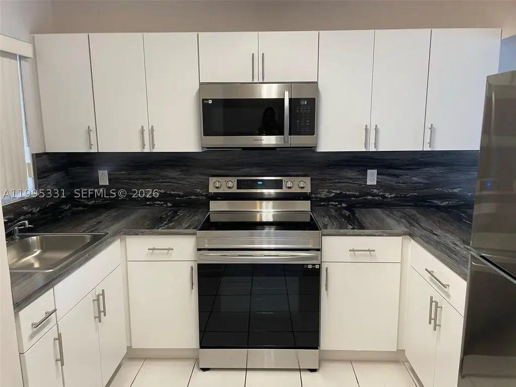 6011 W 24th Ave A-201, Hialeah