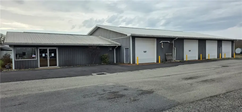 2473 Center Avenue, Lincoln
