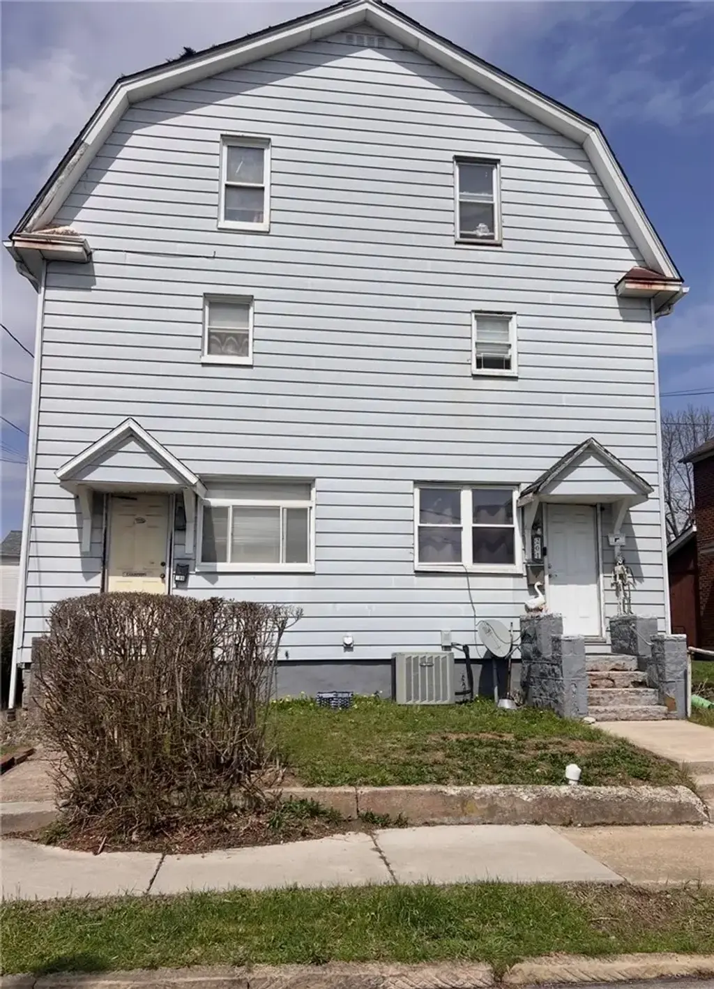 201 Maple Avenue , City of But SE
