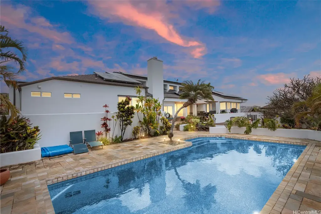 2039 Laukahi Street, Honolulu