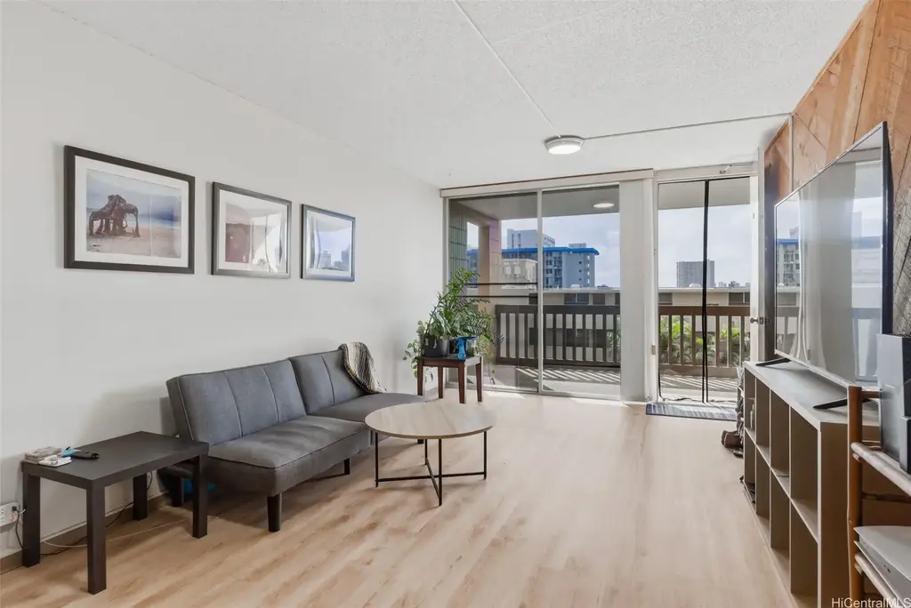1524 Pensacola Street # 318, Honolulu
