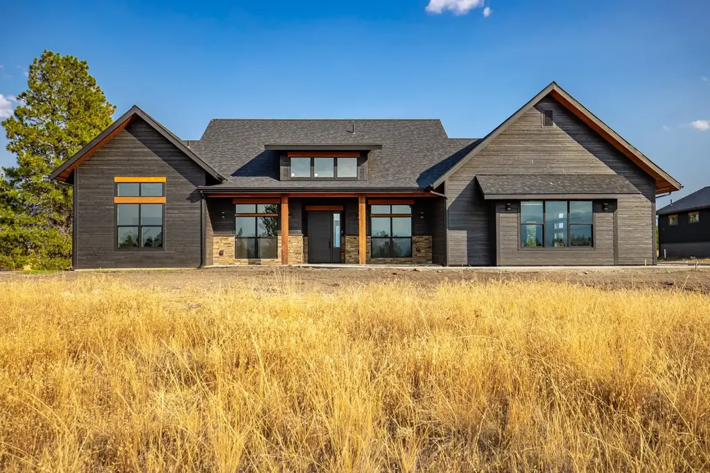 110 Paradise Loop, Eureka