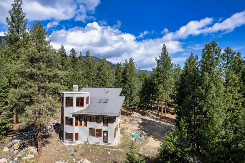 437 Redtail Hawk Lane, Stevensville