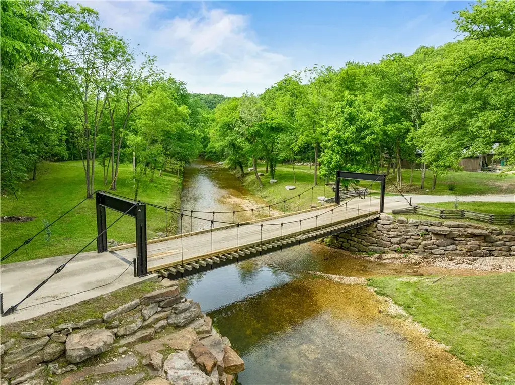 3931 Zack Road, Marshall