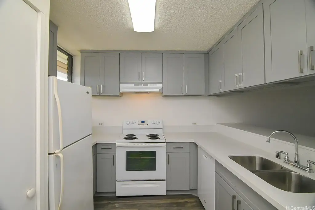 1147 Ala Napunani Street # 705, Honolulu