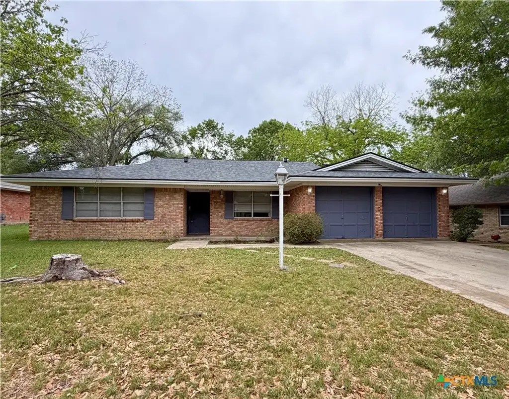 2711 Forest Trail, Temple