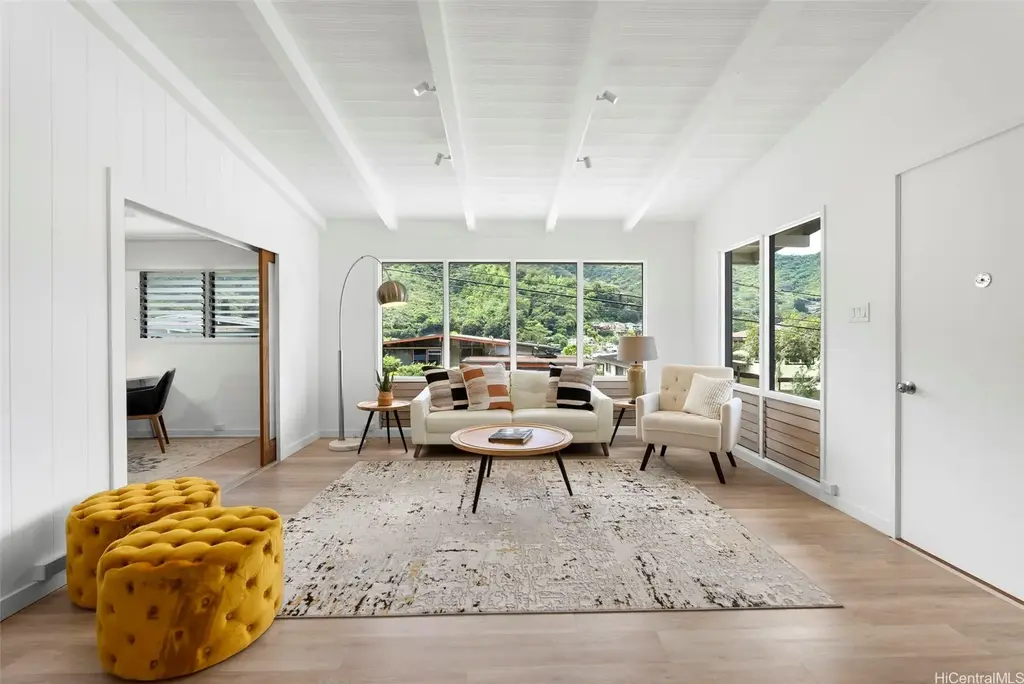 3582 Kumukoa Street, Honolulu