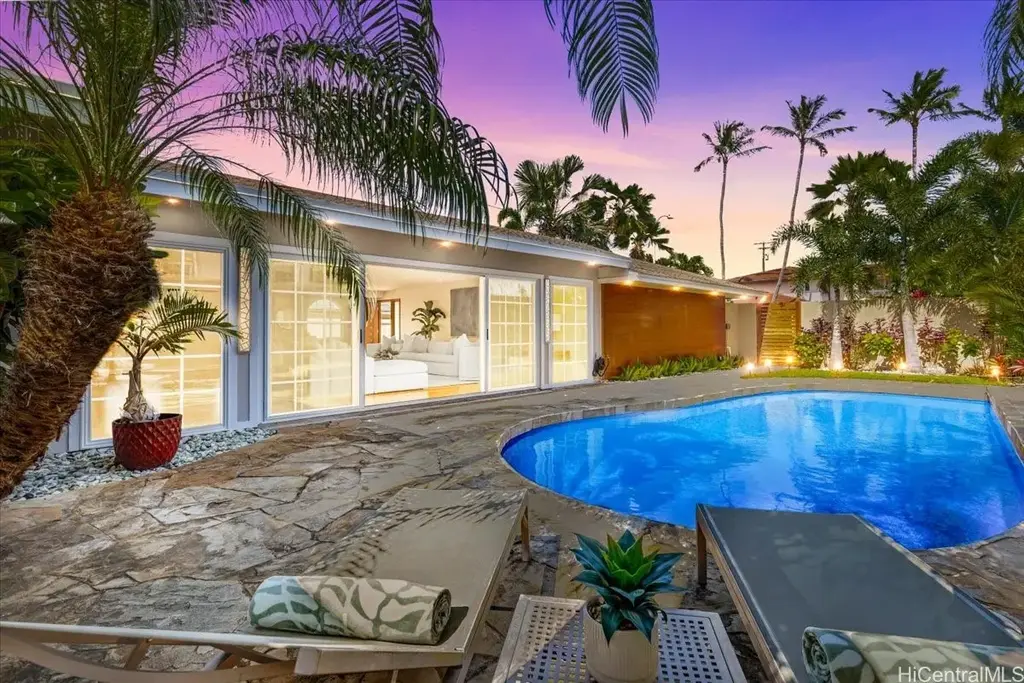 916 Hunakai Street, Honolulu