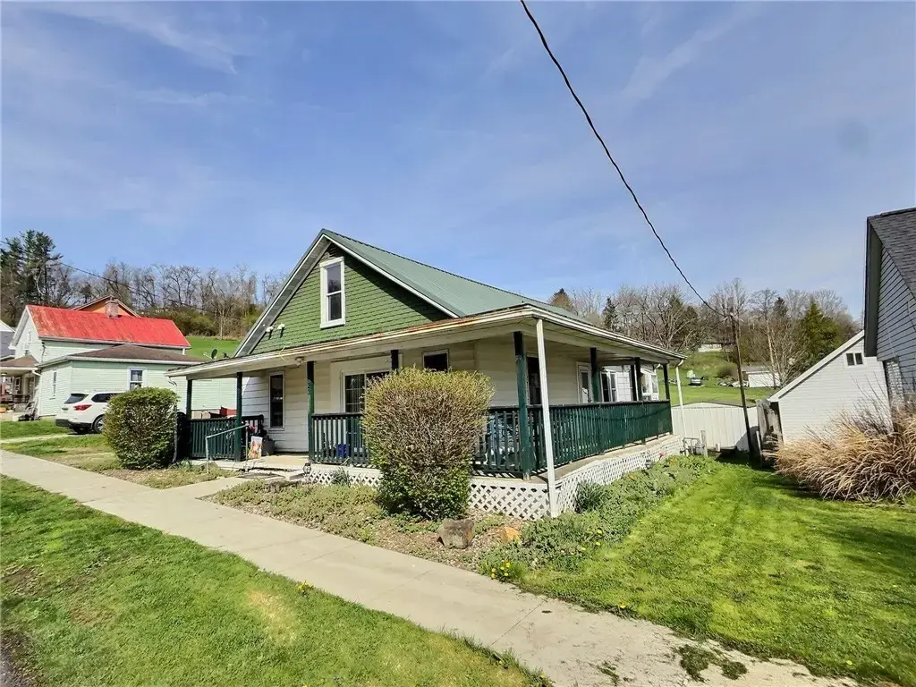 23 Main Street , Blaine