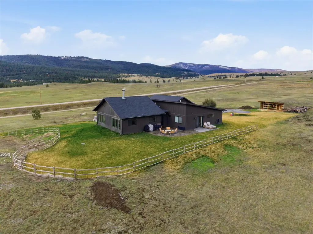 25567 Three Moon Drive, Elmo