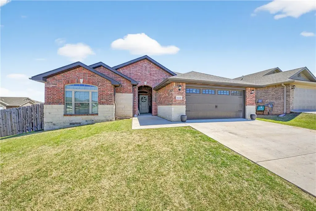 6110 Ettie May Street, Bentonville