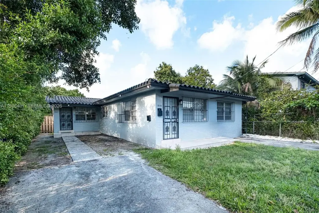 1519 Nw 40th St, Miami