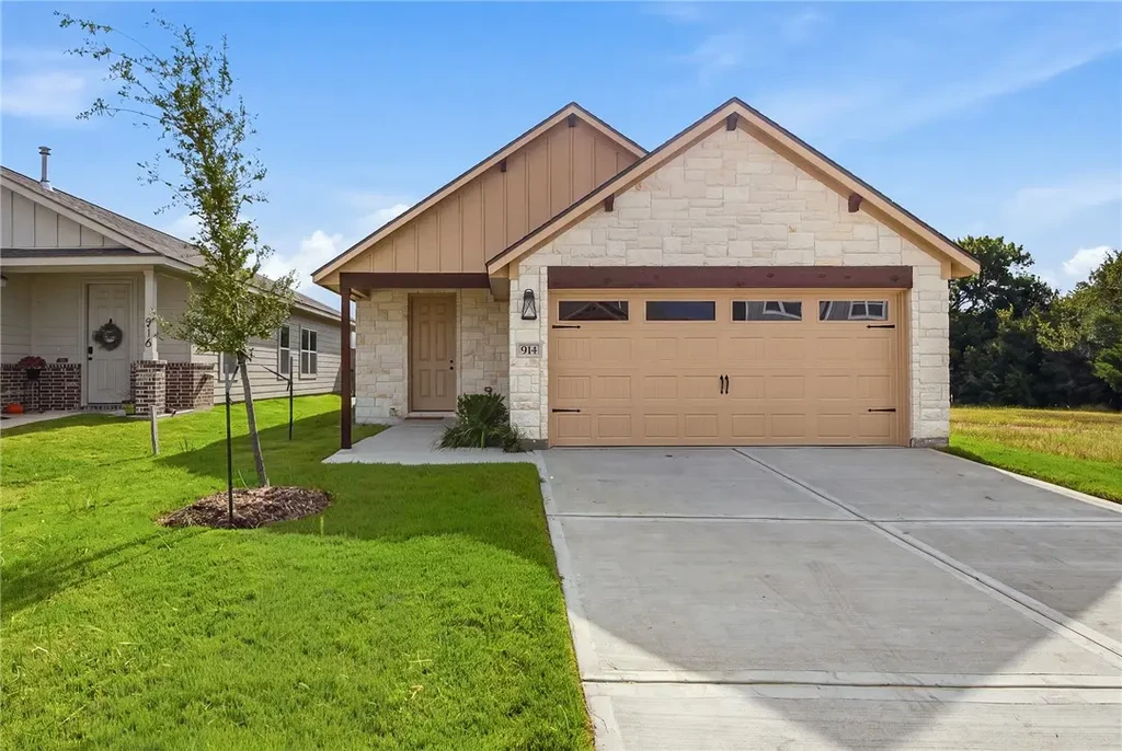 914 Fork Court, College Station