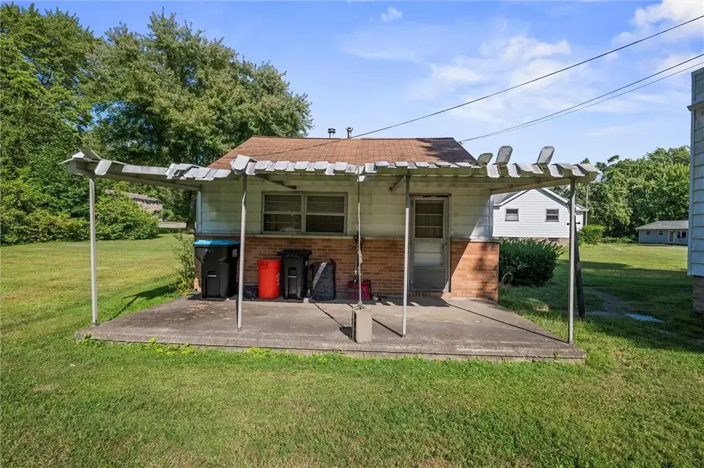 2119 Woodbine Drive , Hermitage