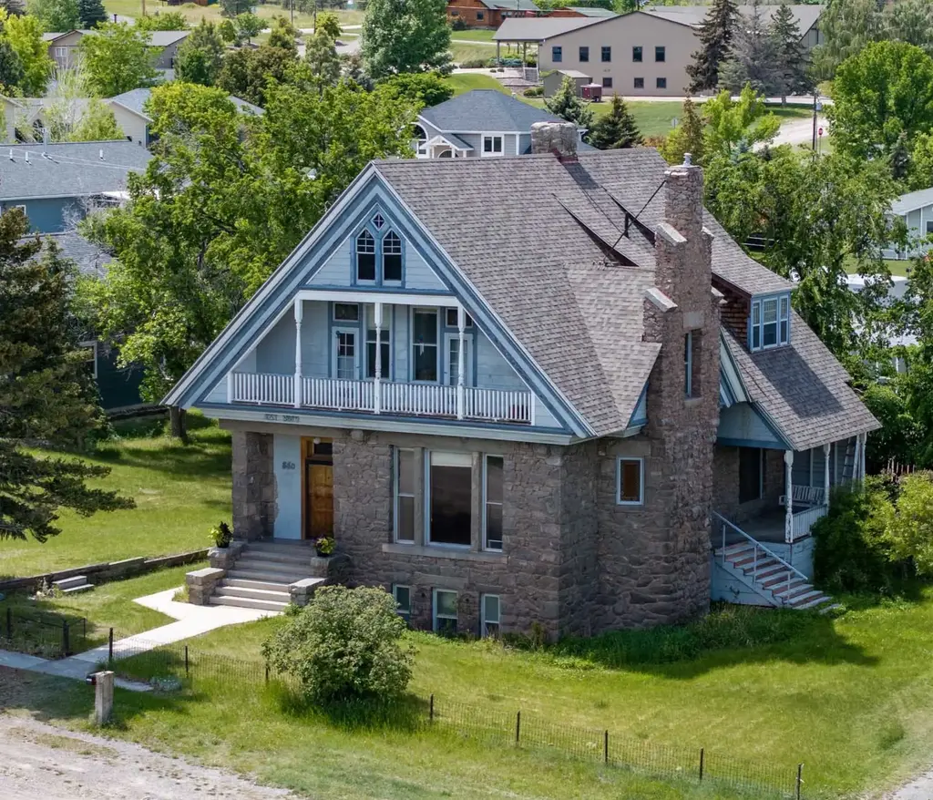 860 Hiawatha Street, Helena