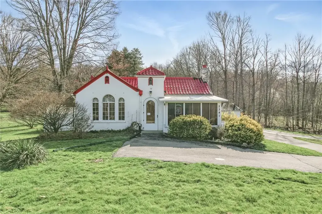 2341 Hermitage Road , Hermitage
