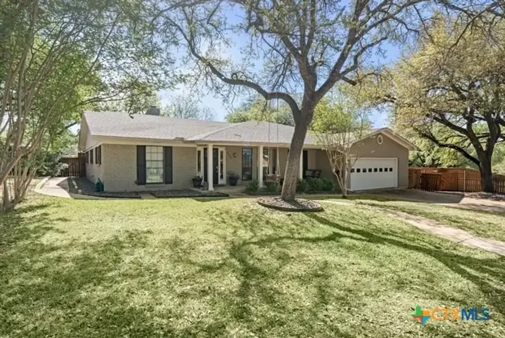 3109 Las Cruces Boulevard, Temple