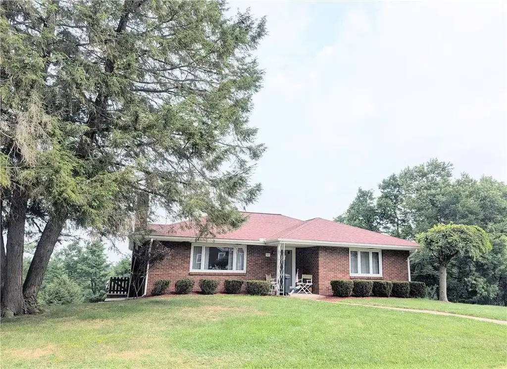 395 Palm Street , N Franklin
