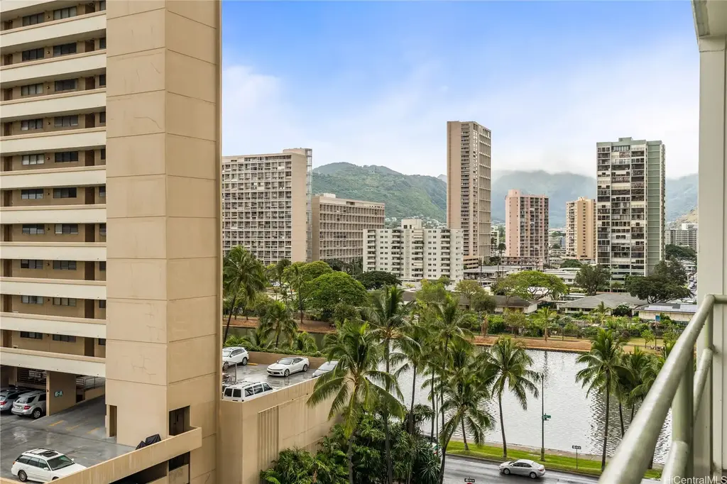 445 Kaiolu Street # 905, Honolulu