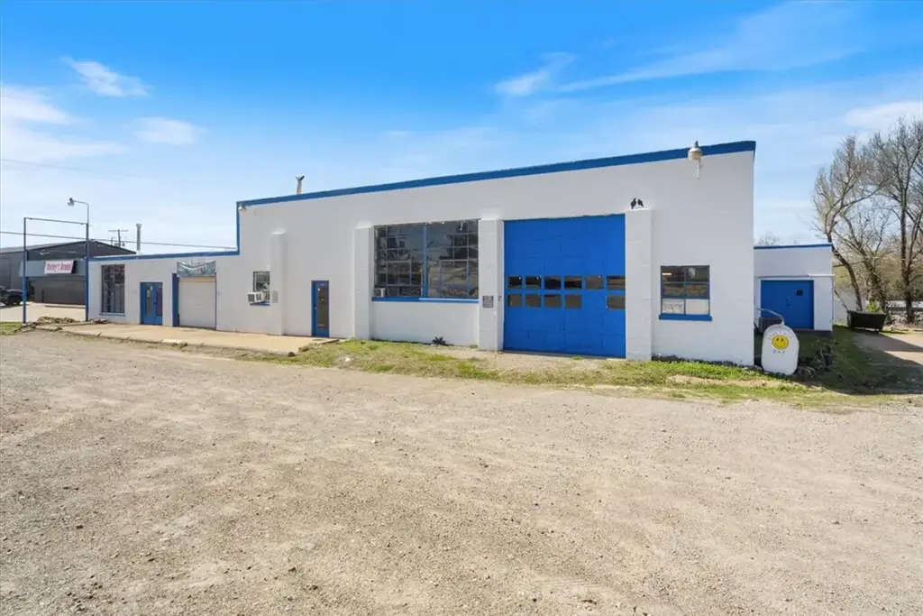 402 W Trimble Avenue, Berryville