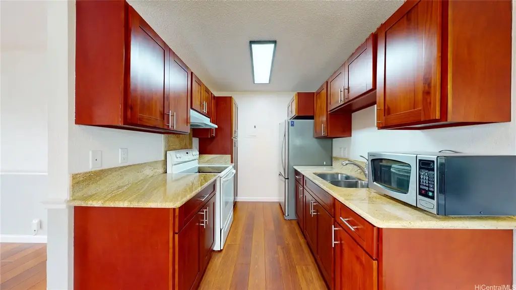 94-1036 Paha Place # R8, Waipahu