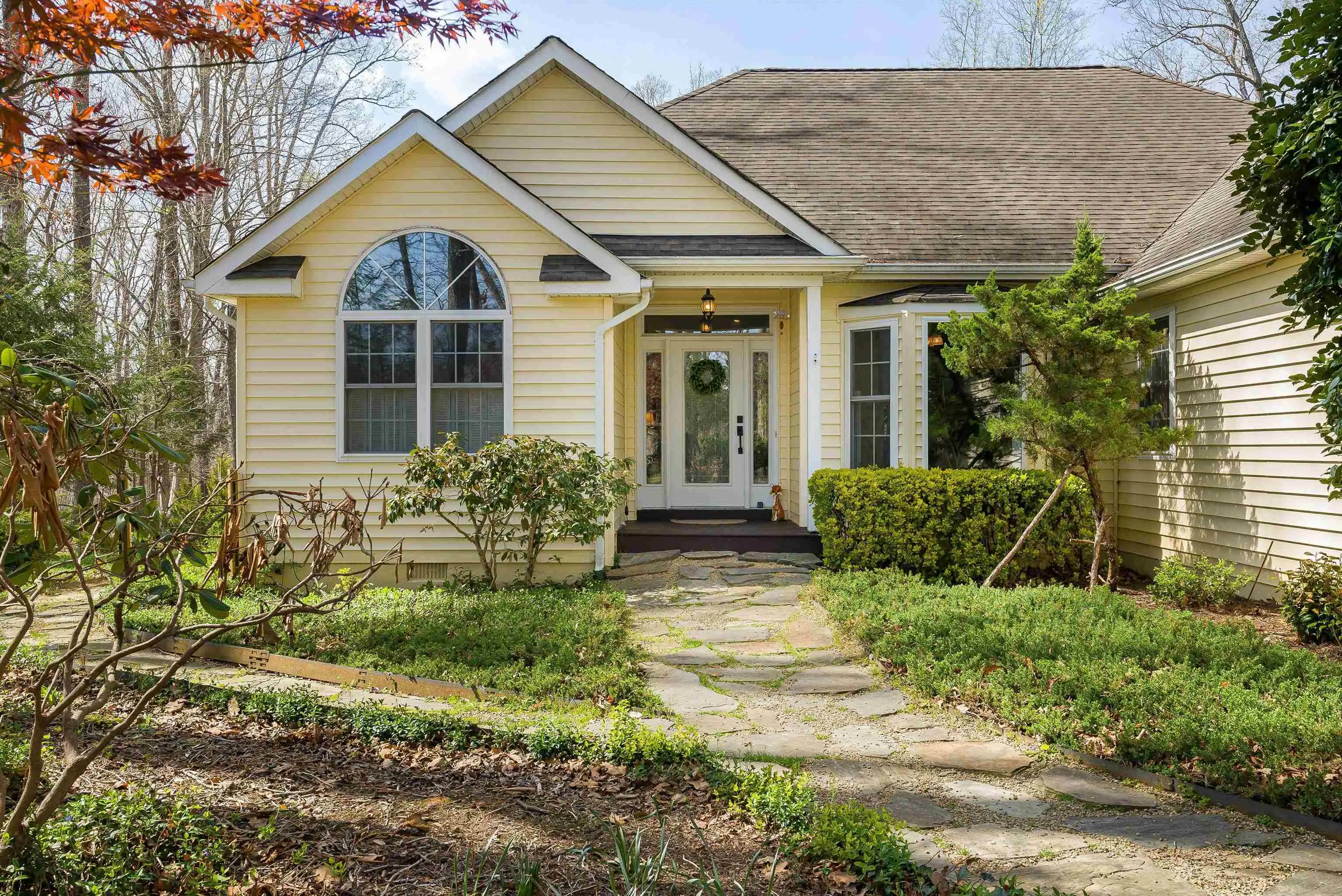 553 Hidden Valleys Rd, Palmyra