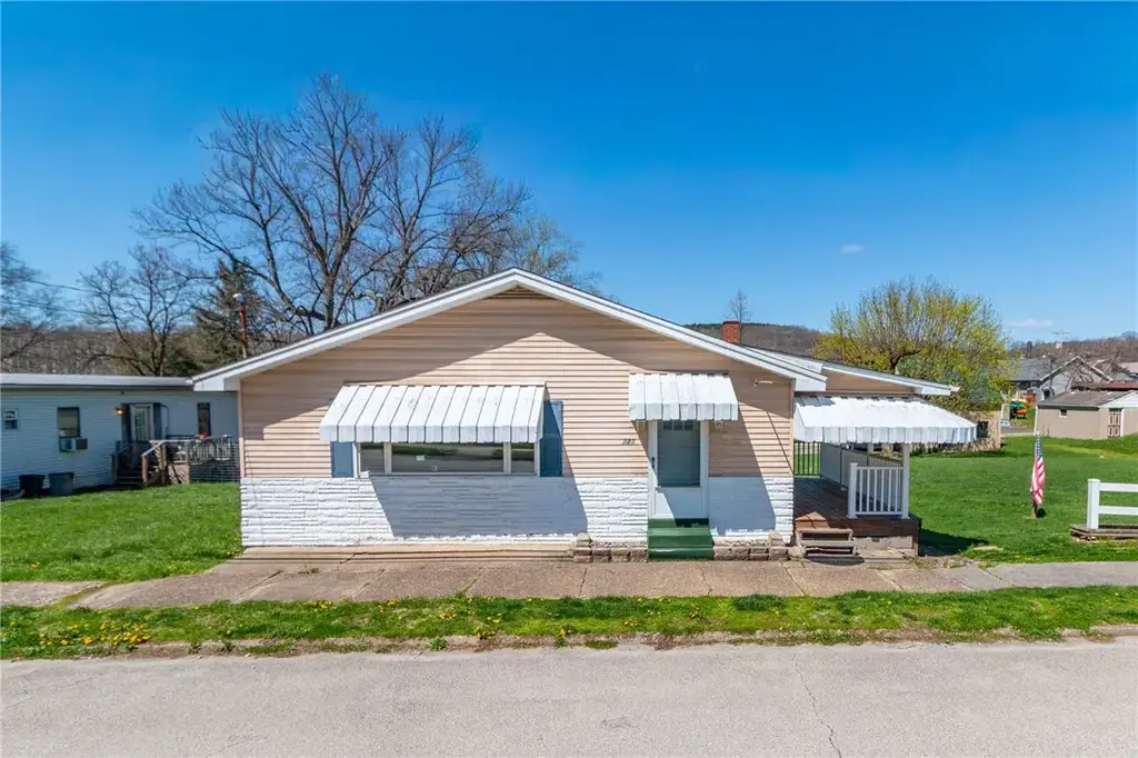 323 Indiana Avenue , Avonmore