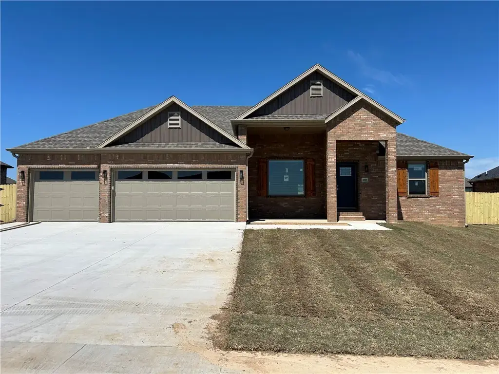 2300 Crane Avenue, Pea Ridge