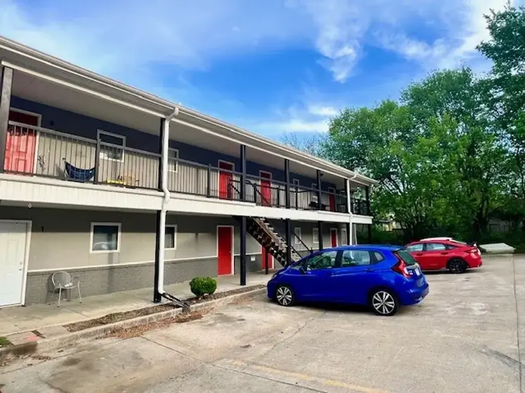 364 E 7th 2, Fayetteville