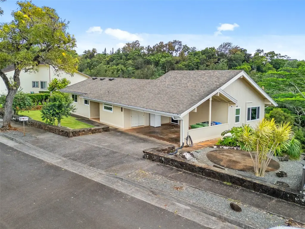 98-2033 Pahiolo Street, Aiea
