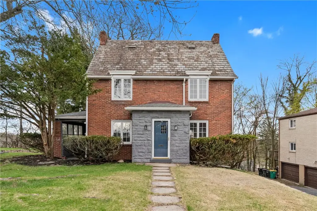 7826 Oak Street , Ross