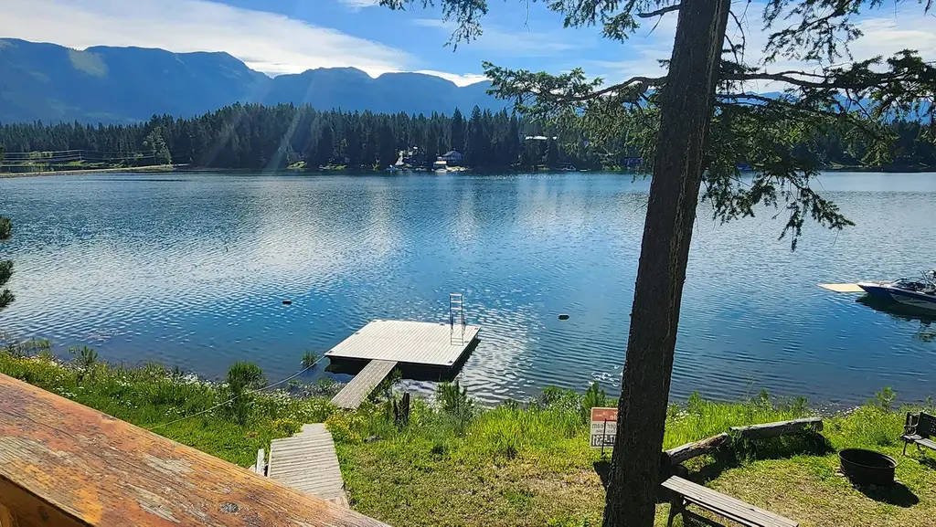 1894 La Brant Road, Bigfork