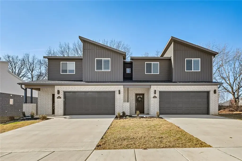 712 Sun Meadows Loop, Centerton