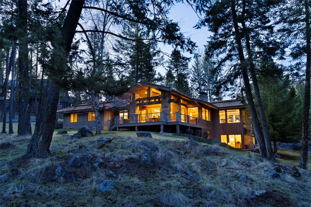 137 & 133 Eagle Bend Drive, Bigfork