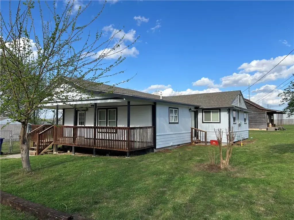 851 S Jersey, Siloam Springs