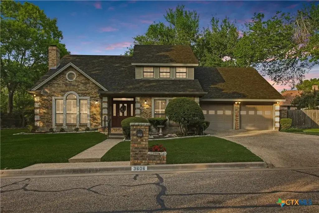 3606 Whispering Oaks, Temple