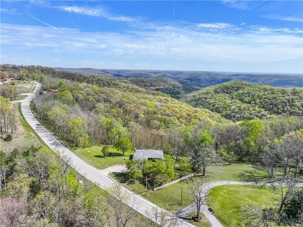 21457 Highway 62 West, Eureka Springs