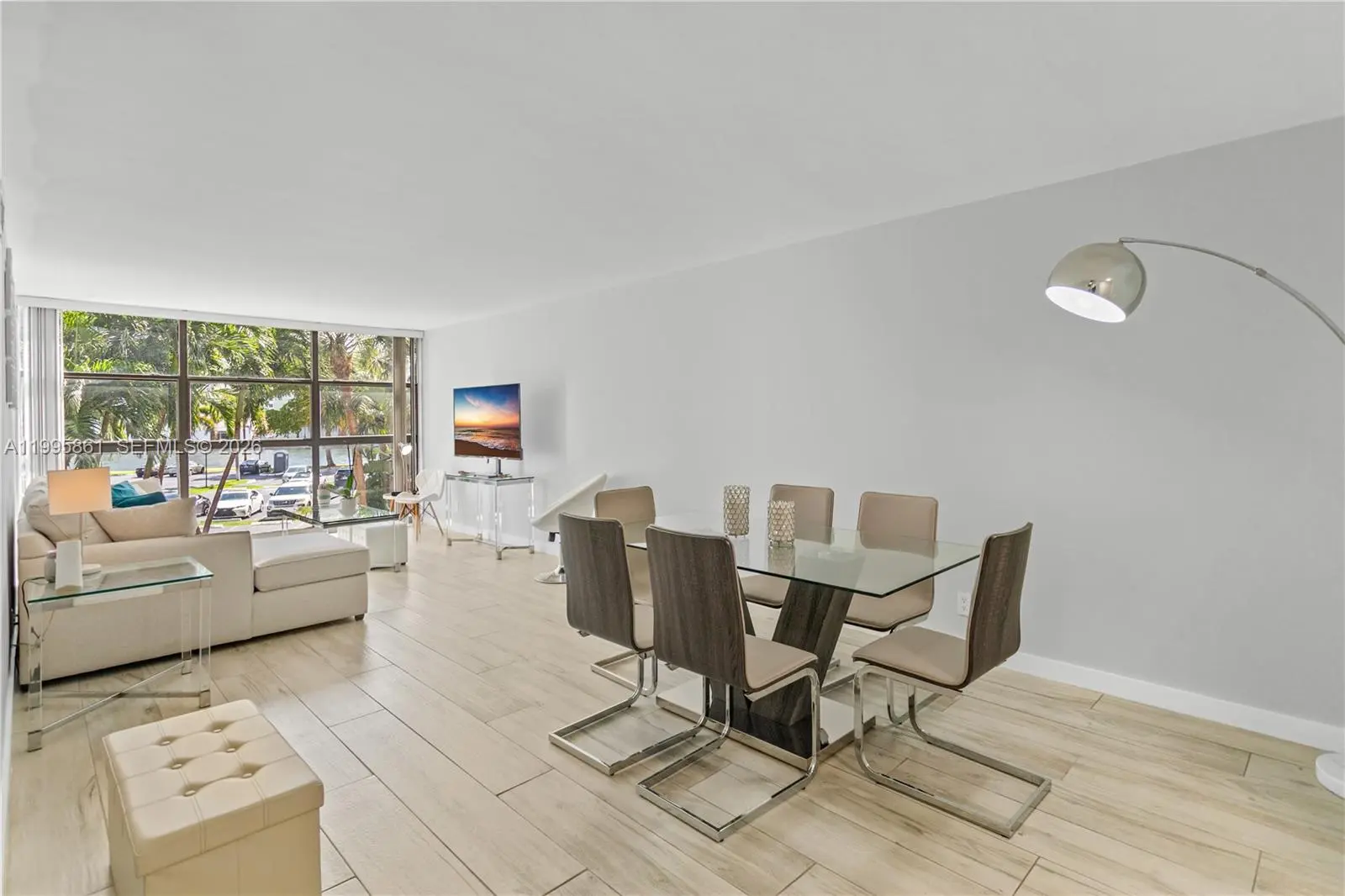 Photo of Listing #A11995861