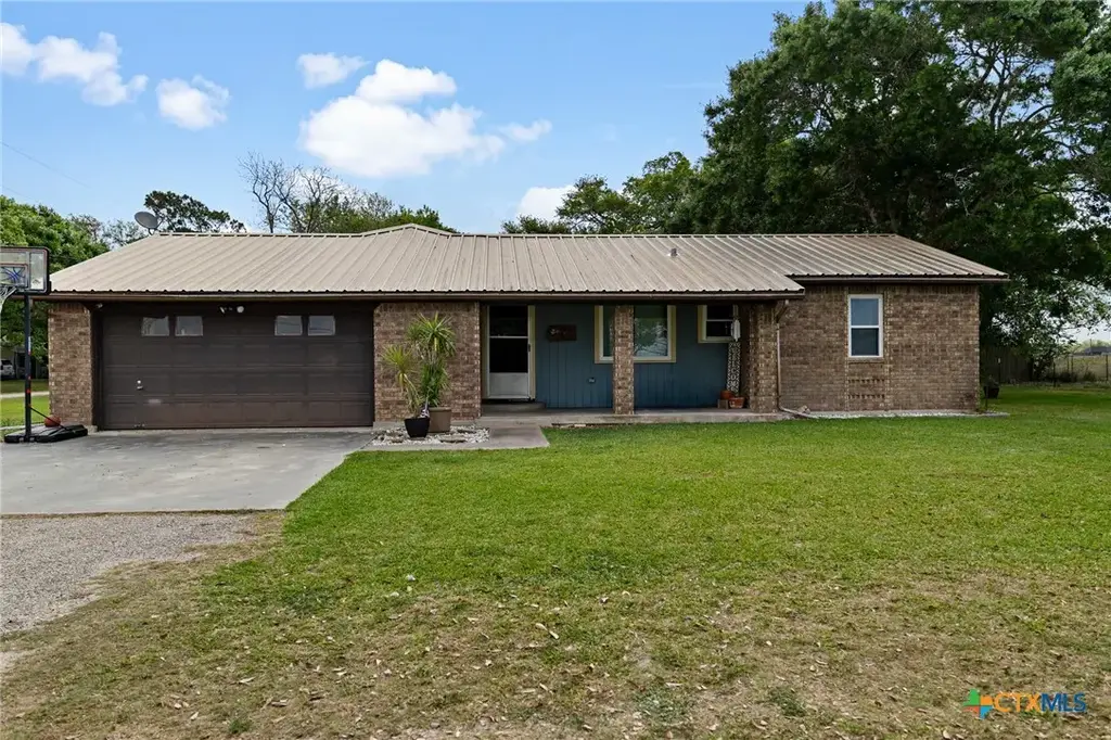 73 Mesquite Street, Lolita
