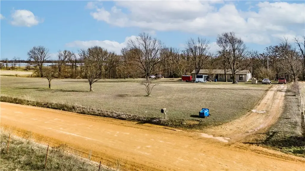 13280 N Gaiche Road, Gentry