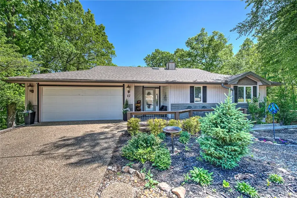 17 Stoneykirk Drive, Bella Vista