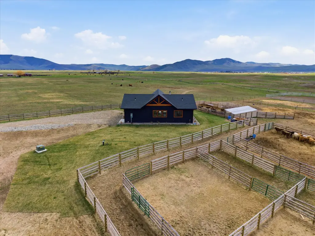37 Andrews Road, Hot Springs
