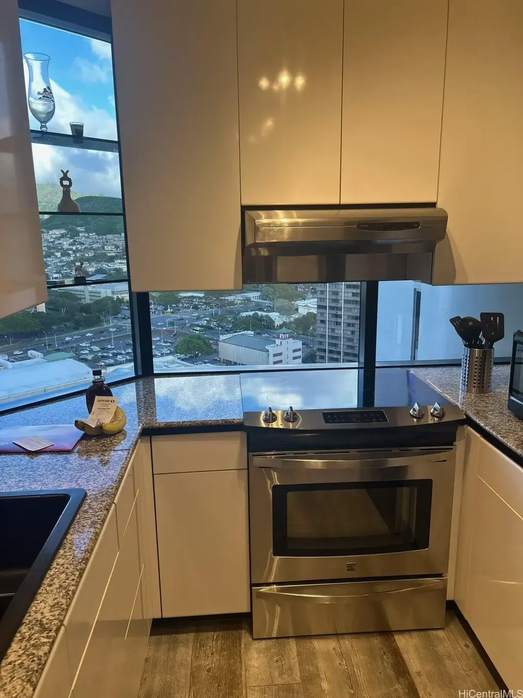 1212 Nuuanu Avenue # 2406, Honolulu