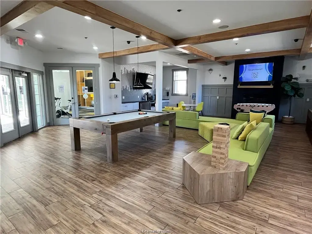 1725 Harvey Mitchell Pkwy S 1625, College Station