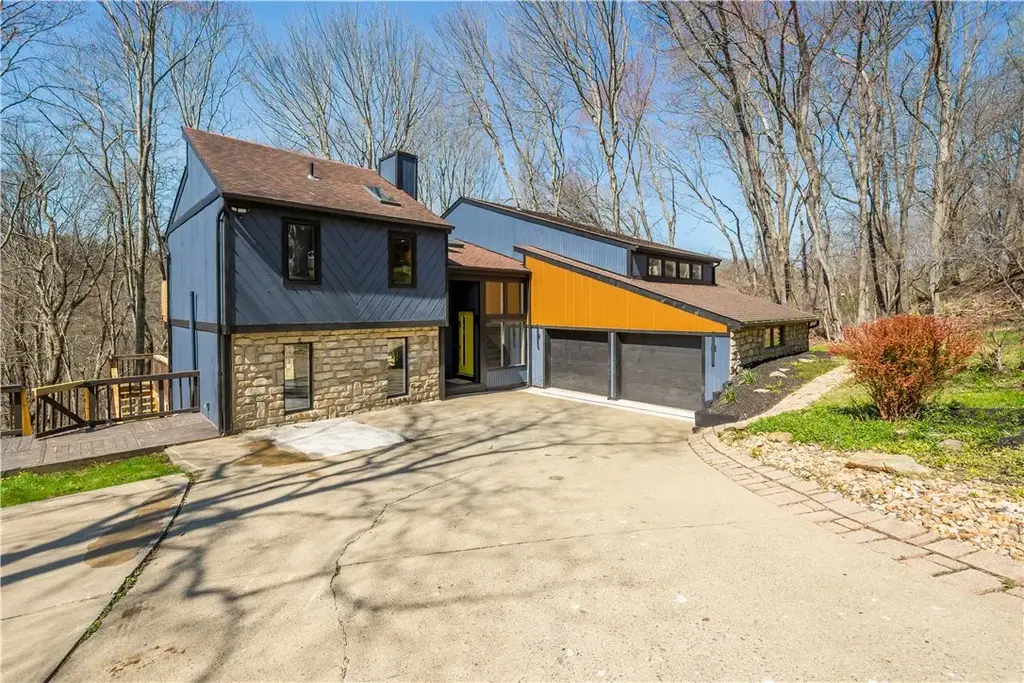 2635 Woodmont Lane , Franklin Park